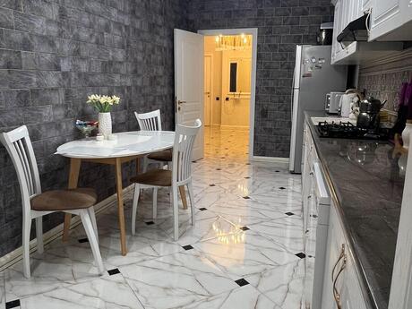 3 otaqlı mənzil, 110 m², 20 Yanvar: 270 000 ₼ 5