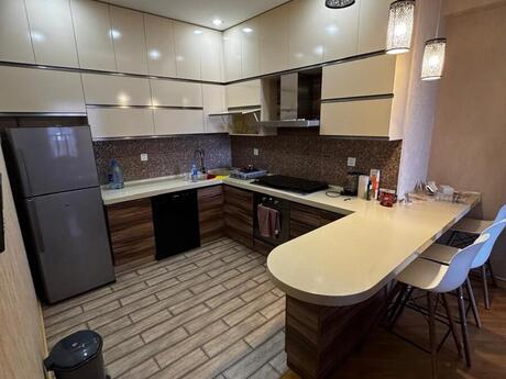 Elan №6431903 - Bakı, Şah İsmayıl Xətai m., 3 otaqlı, 115 m², 9/16 mərtəbə