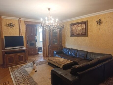 2 otaq · 65 m² · 1/5 mərtəbə, Ağ şəhər