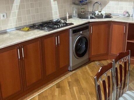 Kirayə 2 otaqlı mənzil, 96 m², İnşaatçılar: 800 ₼/ay 4