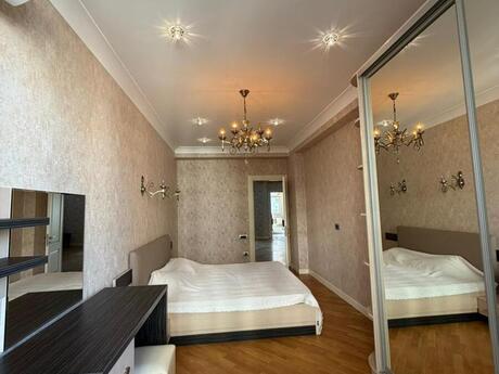 3-комнатная квартира, 177 м², 28 May: 520 000 ₼ 4