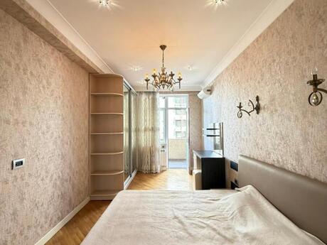 3-комнатная квартира, 177 м², 28 May: 520 000 ₼ 5