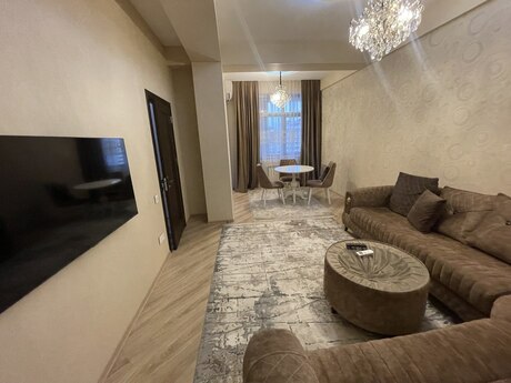 Kirayə 2 otaqlı mənzil, 100 m², Gənclik: 1 000 ₼/ay 3