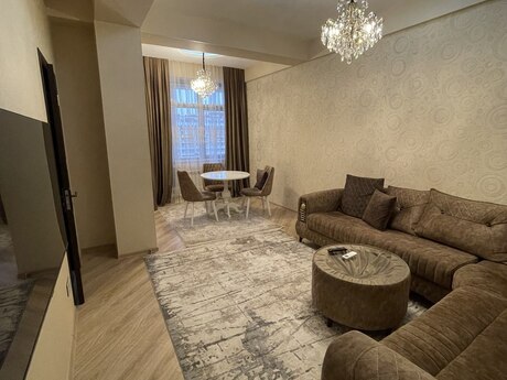 Kirayə 2 otaqlı mənzil, 100 m², Gənclik: 1 000 ₼/ay 4