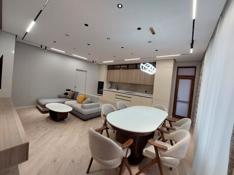 Объявление №6432295 - Баку, м. Ичеришехер, 4-комн., 160 м², 10/14 этаж