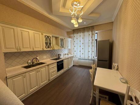 Kirayə 3 otaqlı mənzil, 135 m², Ağ şəhər: 2 100 ₼/ay 5
