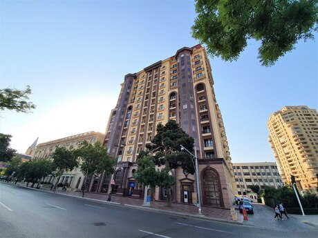 4 otaq · 210 m² · 13/17 mərtəbə, Alyans MTK