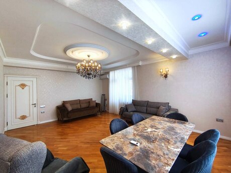 3-room apartment for rent, 130 m², Badamdar: 1 300 ₼/mo 2