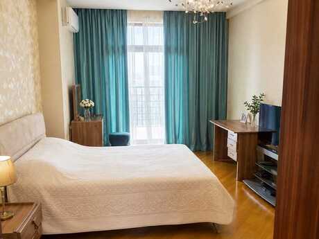 Kirayə 3 otaqlı mənzil, 250 m², Şah İsmayıl Xətai: 2 450 ₼/ay 3