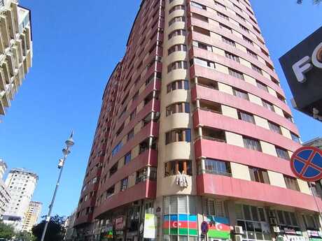 4 rooms · 240 m² · floor 12/16, Gənclik