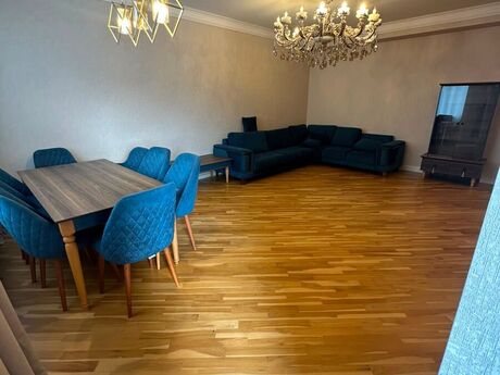 4 rooms · 183 m² · floor 17/18, 28 May