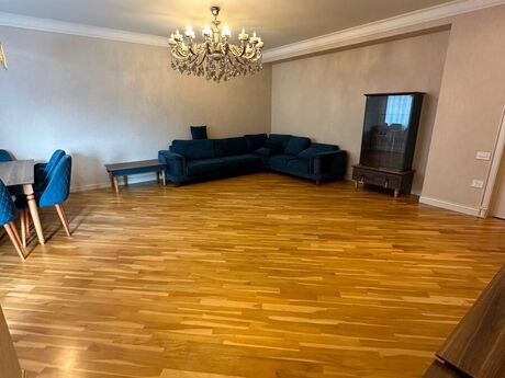 4-room new-build apartment for rent in 28 May, 183 m², 3 000 AZN/mo, photo 2 / 12