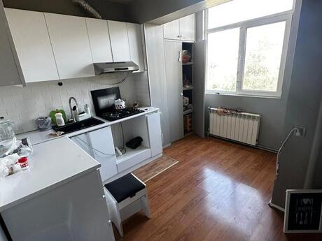 Azadlıq Prospektidə 2 otaqlı köhnə tikili mənzil satılır, 65 m², 192 000 AZN, şəkil 3 / 5