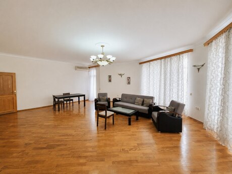 Elan №6432608 - Bakı, 28 May m., 4 otaqlı, 211 m², 9/19 mərtəbə