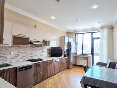 3-room apartment, 158 m², Nizami: 500 000 ₼ 4