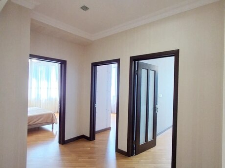 3-room apartment, 158 m², Nizami: 500 000 ₼ 3
