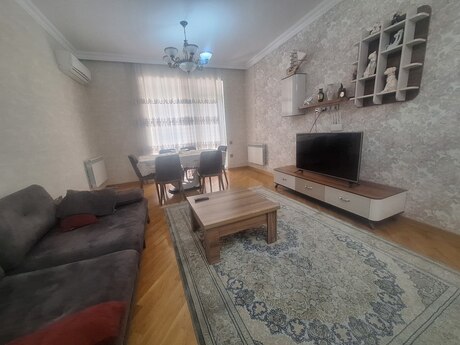 Kirayə 3 otaqlı mənzil, 150 m², İnşaatçılar: 1 500 ₼/ay 3