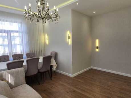 4 otaq · 160 m² · 15/18 mərtəbə, Elmlər Akademiyası