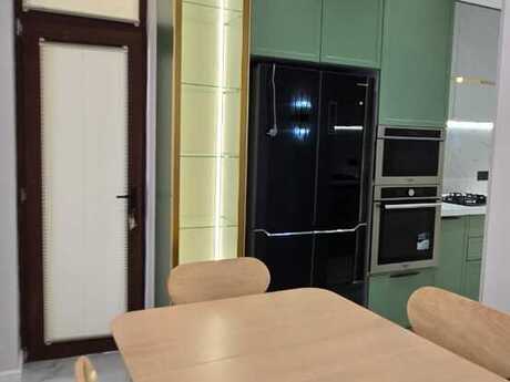 4-room apartment for rent, 160 m², Elmlər Akademiyası: 1 800 ₼/mo 4