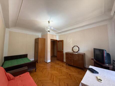 Elan №6432920 - Bakı, İçəri Şəhər m., 1 otaqlı, 34 m², 2/5 mərtəbə