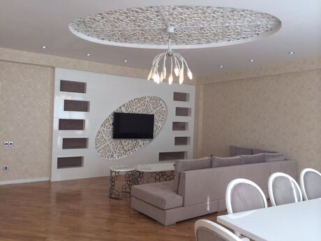 Elan №6433009 - Bakı, Nizami m., 4 otaqlı, 200 m², 16/18 mərtəbə