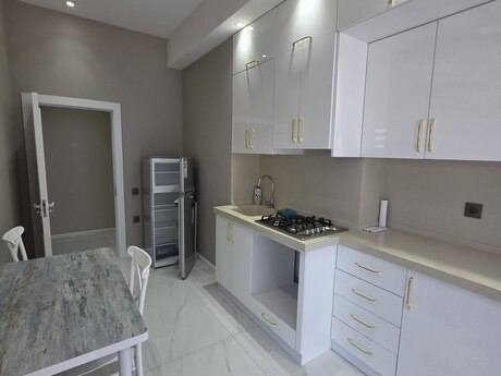 Avtovağzalda 2 otaqlı yeni tikili mənzil kirayə verilir, 74 m², 750 AZN/ay, şəkil 4 / 12