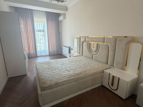 4-room apartment for rent, 175 m², İçəri Şəhər: 3 500 ₼/mo 5