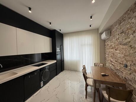 Kirayə 3 otaqlı mənzil, 135 m², 28 May: 2 200 ₼/ay 3