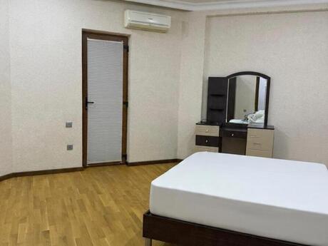 3-room apartment for rent, 120 m², İçəri Şəhər: 1 200 ₼/mo 3
