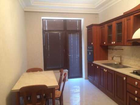 Kirayə 3 otaqlı mənzil, 160 m², Nizami: 2 200 ₼/ay 4