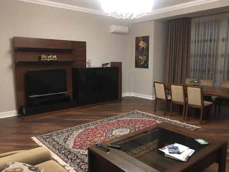 Kirayə 3 otaqlı mənzil, 170 m², Səbail: 2 800 ₼/ay 3