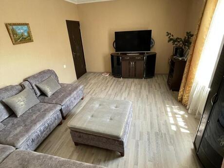 6 otaqlı həyət evi, 250 m², Yeni Ramana: 310 000 ₼ 2