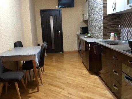3-комн. · 140 m² · 9/18 этаж, Qara Qarayev