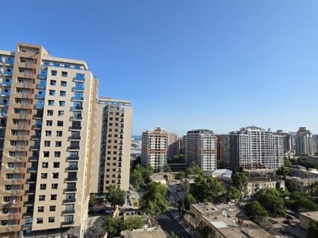 4-комнатная квартира, 130 м², 28 May: 400 000 ₼ 4