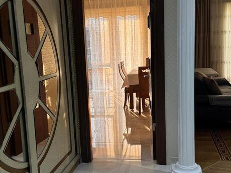 Kirayə 3 otaqlı mənzil, 140 m², 28 May: 1 700 ₼/ay 3