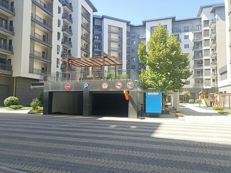 5 otaq · 202 m² · 3/8 mərtəbə, Ağ şəhər
