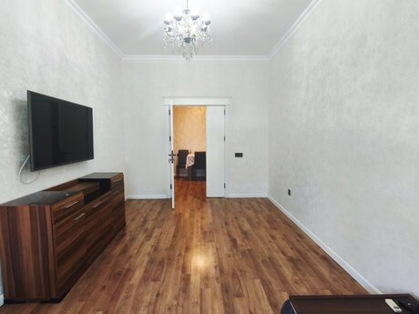 Kirayə 2 otaqlı mənzil, 80 m², Nəriman Nərimanov: 1 100 ₼/ay 3