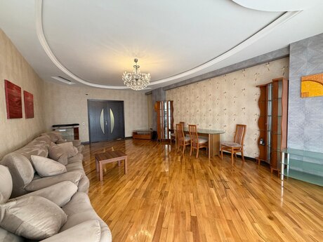 3 otaqlı mənzil, 146 m², Nizami: 420 000 ₼ 3