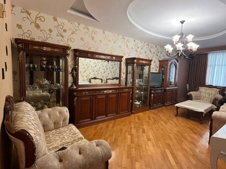 2 otaq · 101 m² · 8/13 mərtəbə, Badamdar
