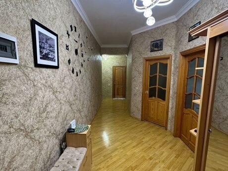 4 otaqlı mənzil, 130 m², Elmlər Akademiyası: 300 000 ₼ 2