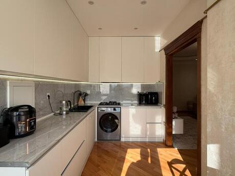 Memar Əcəmidə 3 otaqlı yeni tikili mənzil satılır, 90 m², 295 000 AZN, şəkil 5 / 12