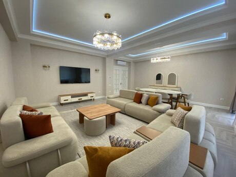 Elan №6433910 - Bakı, Ağ şəhər q., 4 otaqlı, 200 m², 4/7 mərtəbə