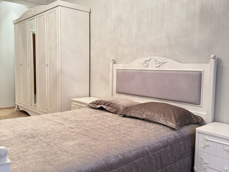 Elan №6433999 - Bakı, Nizami m., 3 otaqlı, 160 m², 4/17 mərtəbə