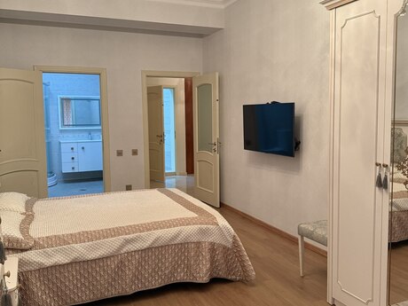 Kirayə 3 otaqlı mənzil, 160 m², Nizami: 2 200 ₼/ay 4