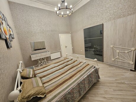 2-room apartment for rent, 95 m², İçəri Şəhər: 1 400 ₼/mo 5