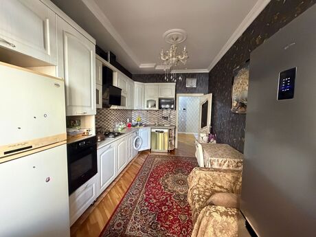 3-room apartment for rent, 140 m², Azadlıq Prospekti: 250 ₼/mo 3