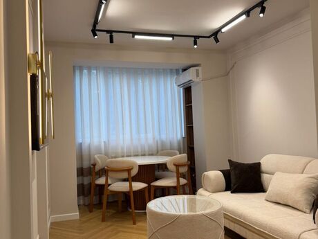 2-room apartment for rent, 50 m², 8 Noyabr: 800 ₼/mo 2