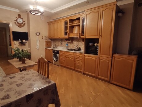 2-room apartment, 87 m², Nizami: 270 000 ₼ 2