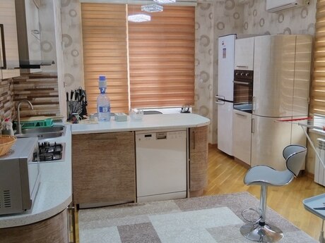 Kirayə 2 otaqlı mənzil, 96 m², Şah İsmayıl Xətai: 1 200 ₼/ay 5