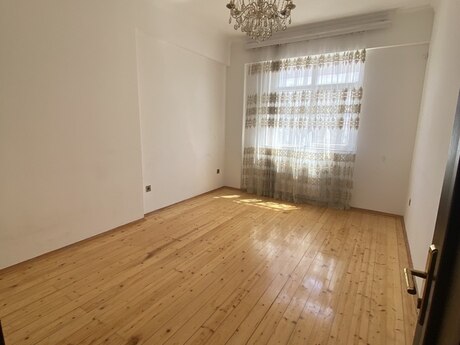 3 otaqlı mənzil, 110 m², Şah İsmayıl Xətai: 330 000 ₼ 2